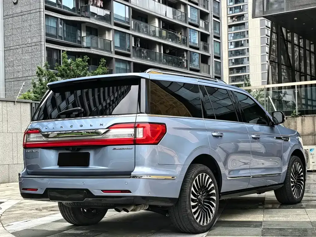 Lincoln Navigator — фото 10