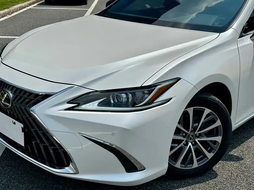 Lexus ES — фото 6