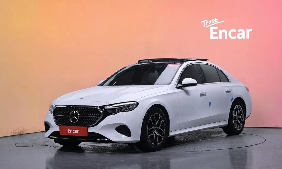 Mercedes-Benz E-Class — фото 1