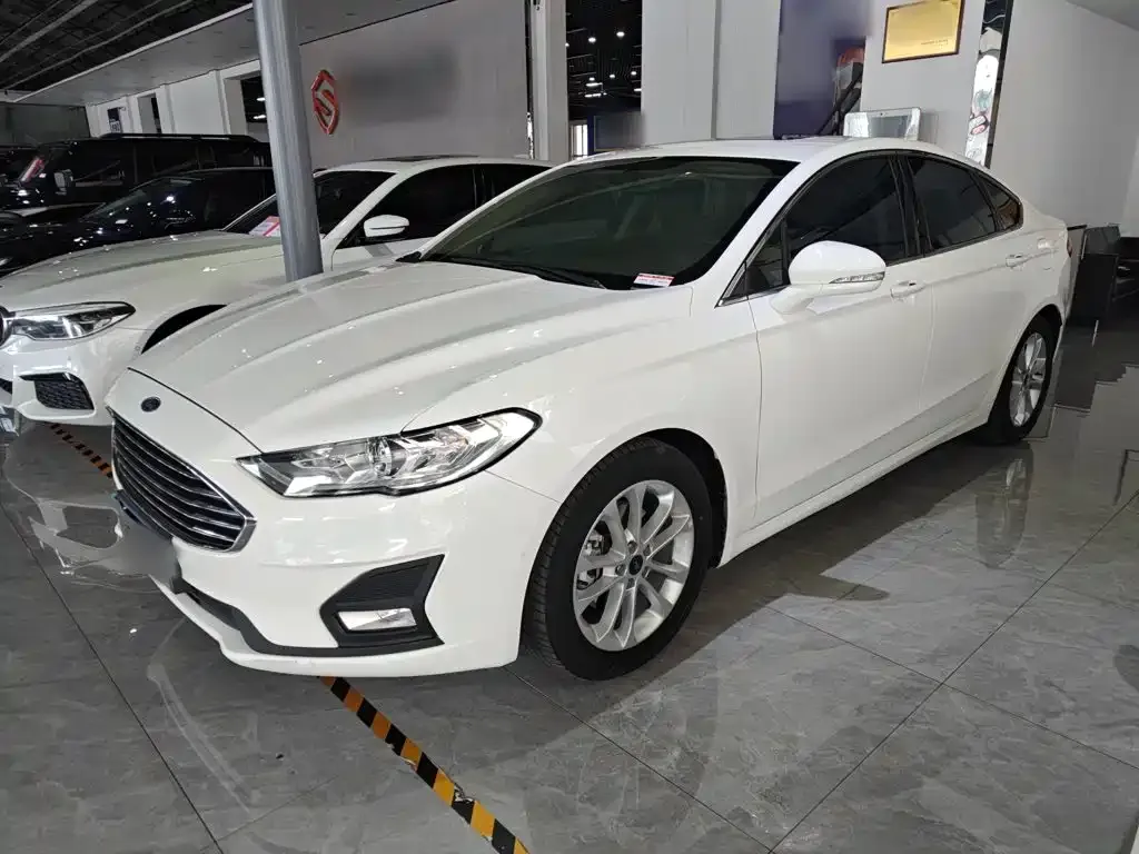 Ford Mondeo — фото 1