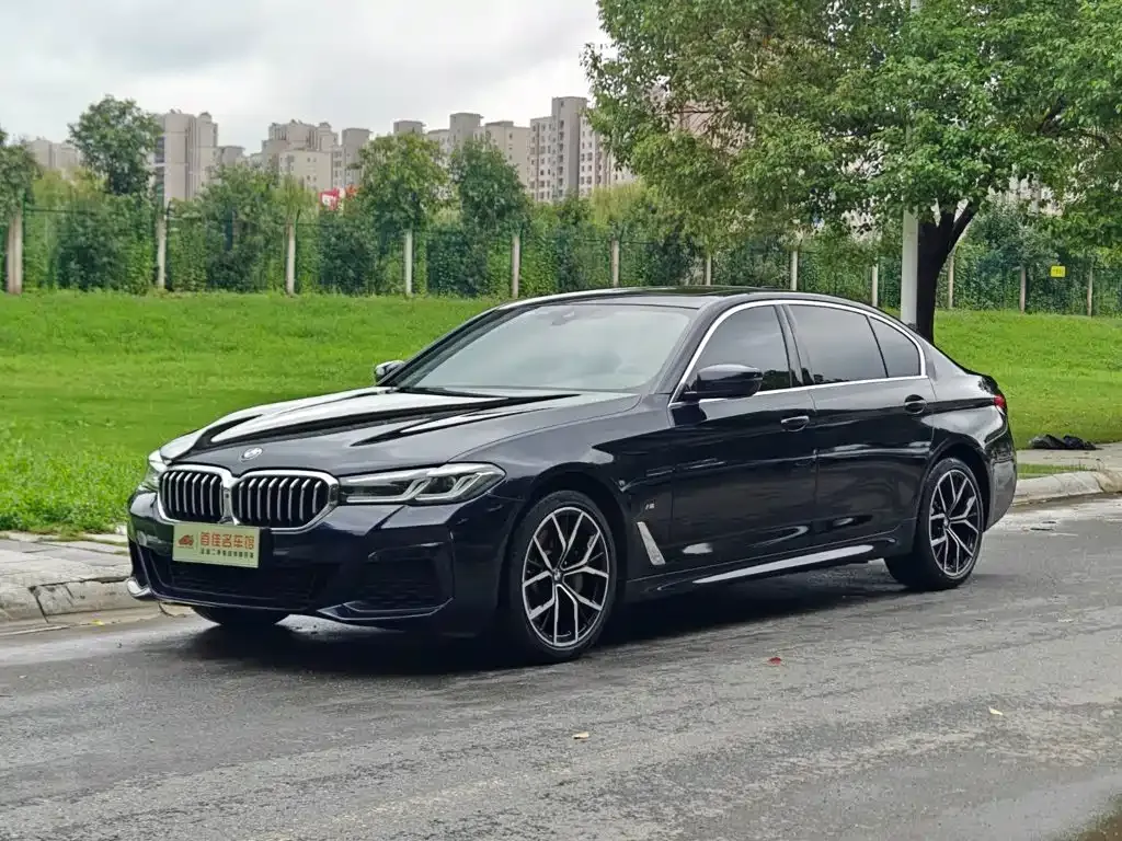 BMW 5 Series — фото 1