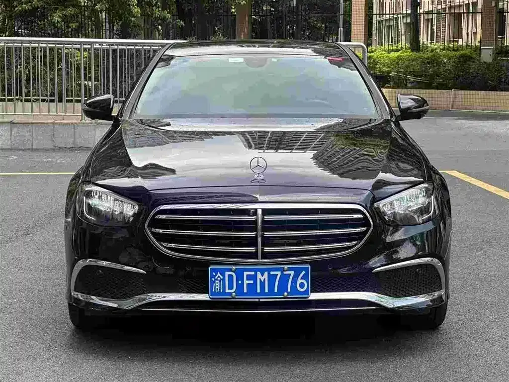 Mercedes-Benz E-Class — фото 1
