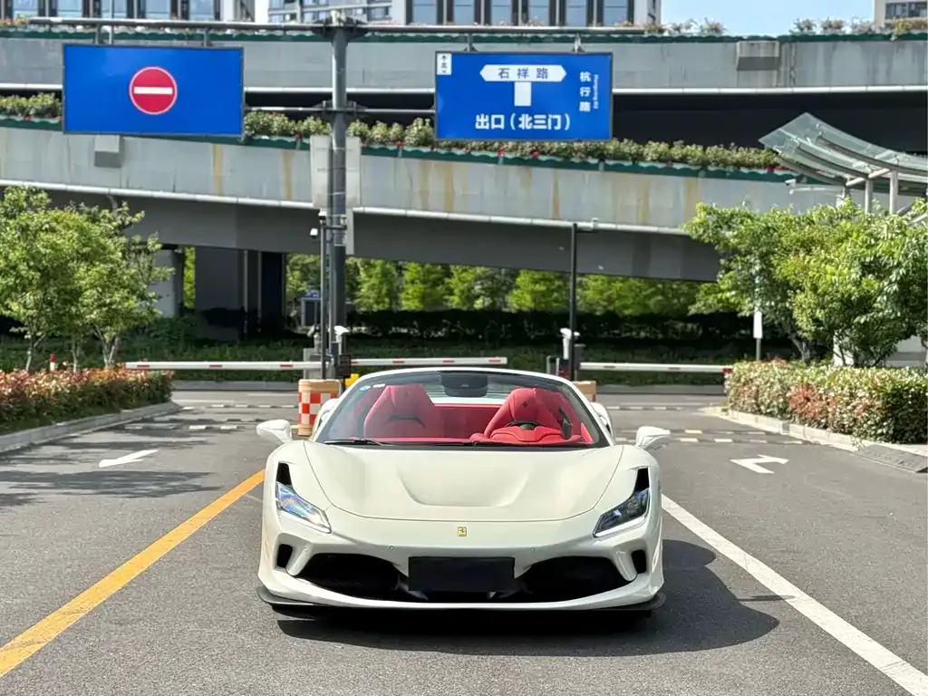 Ferrari F8 — фото 1