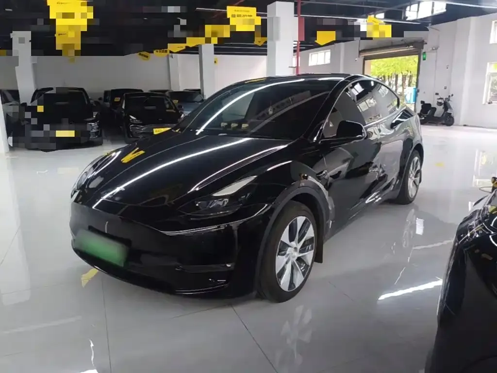 Tesla Model Y — фото 4