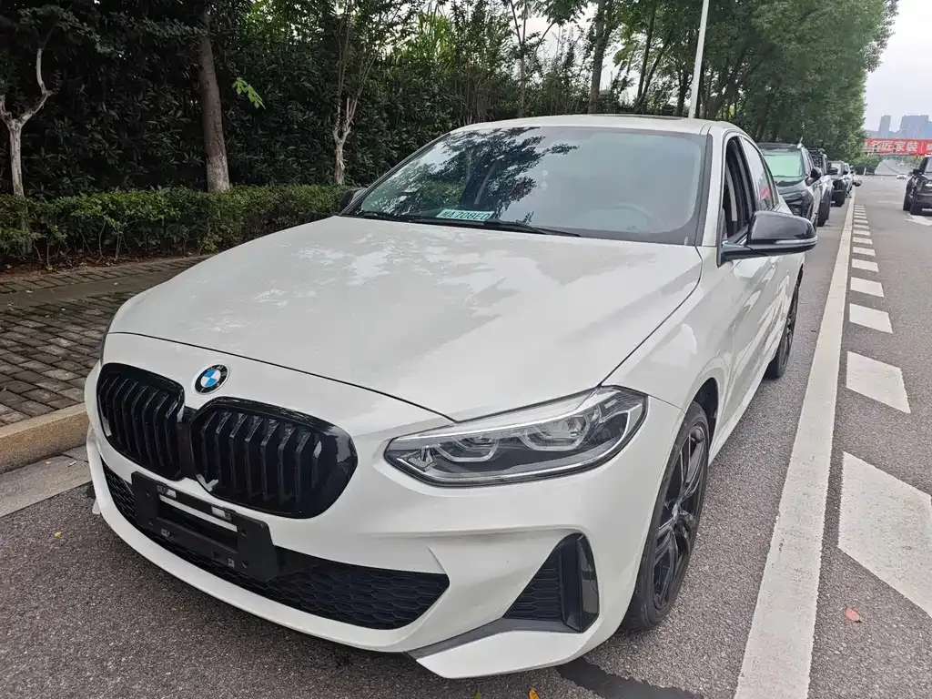 BMW 1 Series — фото 1