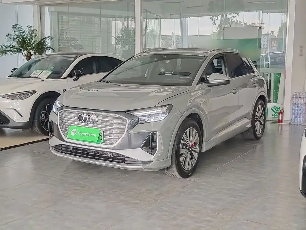 Audi Q4 e-tron — фото 10