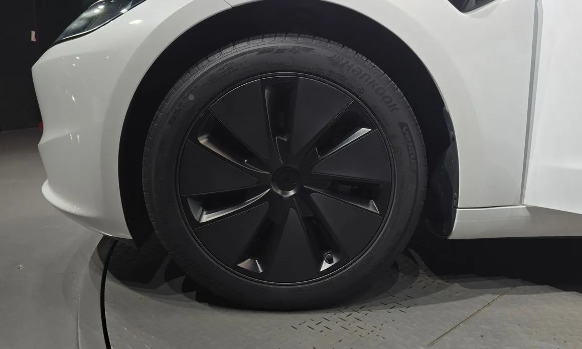 Tesla Model 3 — фото 6