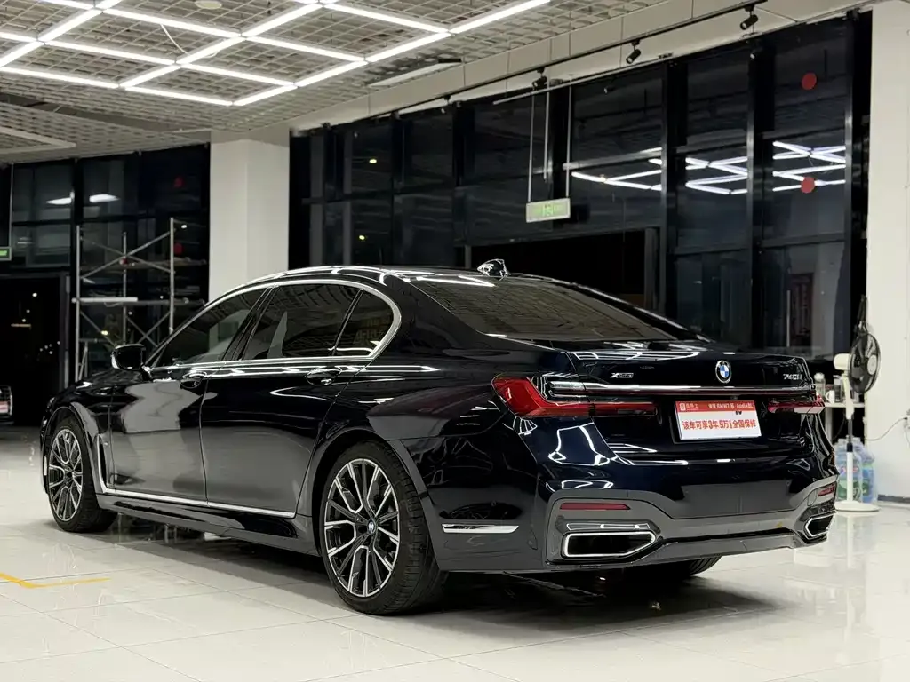 BMW 7 Series — фото 10