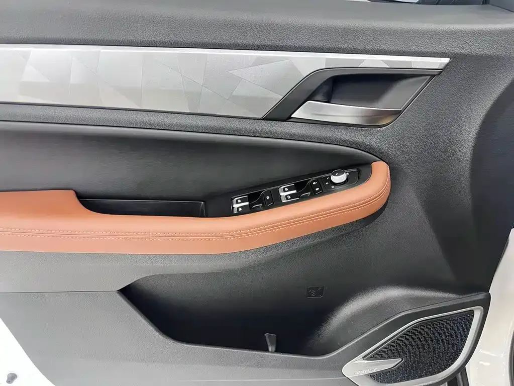 Geely Vision X6 — фото 10