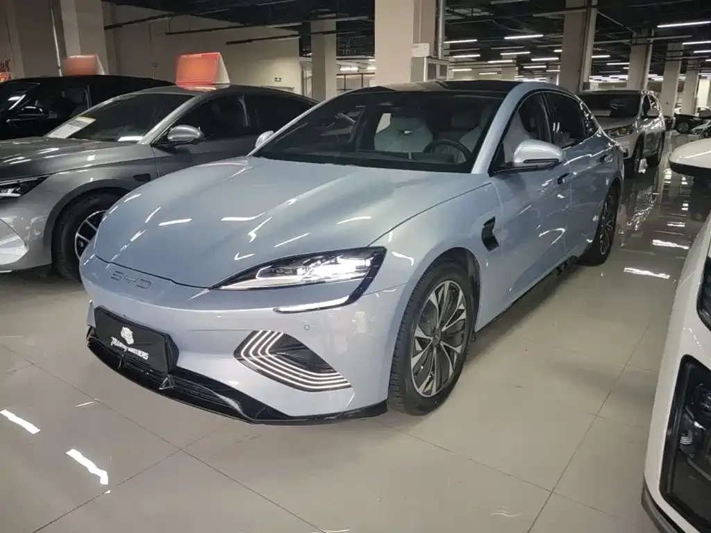 BYD Seal — фото 1