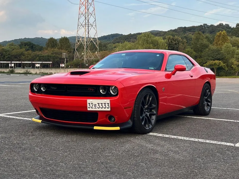 Dodge Challenger — фото 1