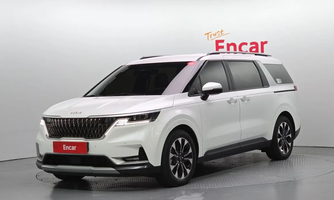 Kia Carnival — фото 1