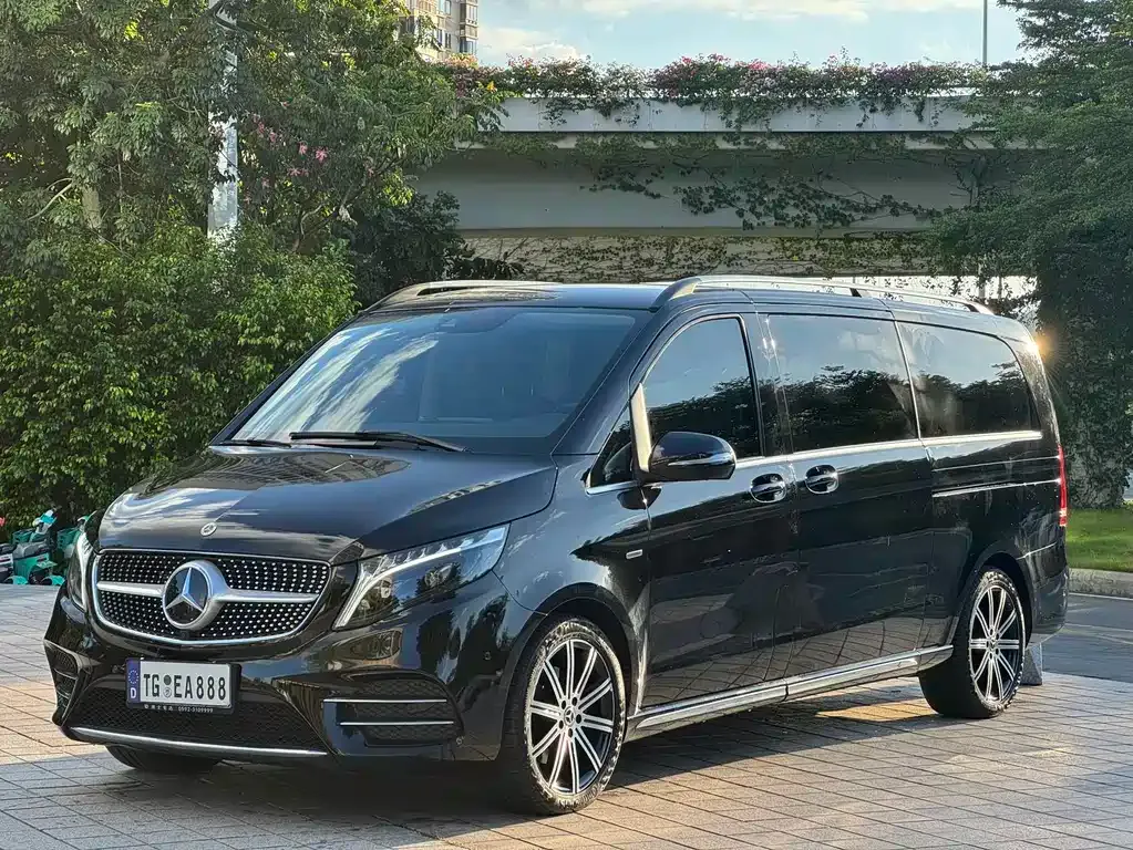 Mercedes-Benz V-Class — фото 1