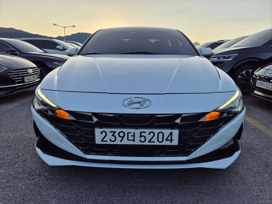 Hyundai AVANTE — фото 1