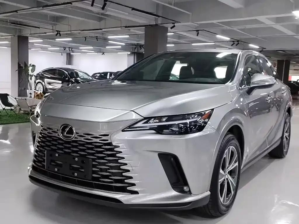 Lexus RX — фото 1