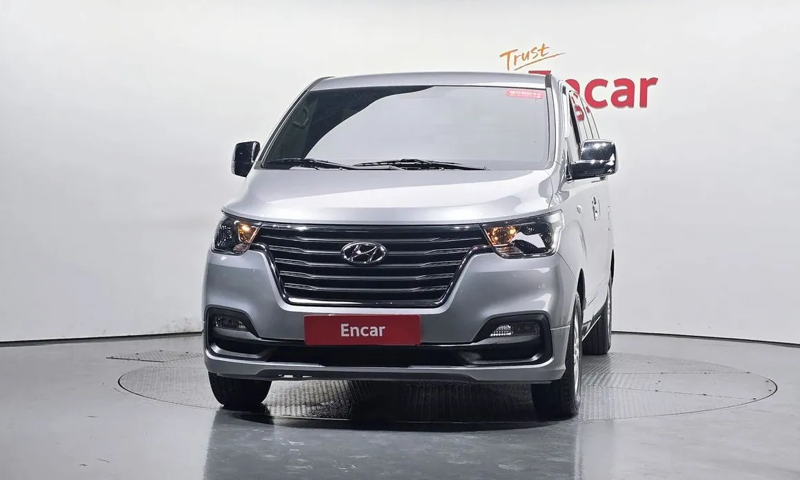 Hyundai Starex — фото 3
