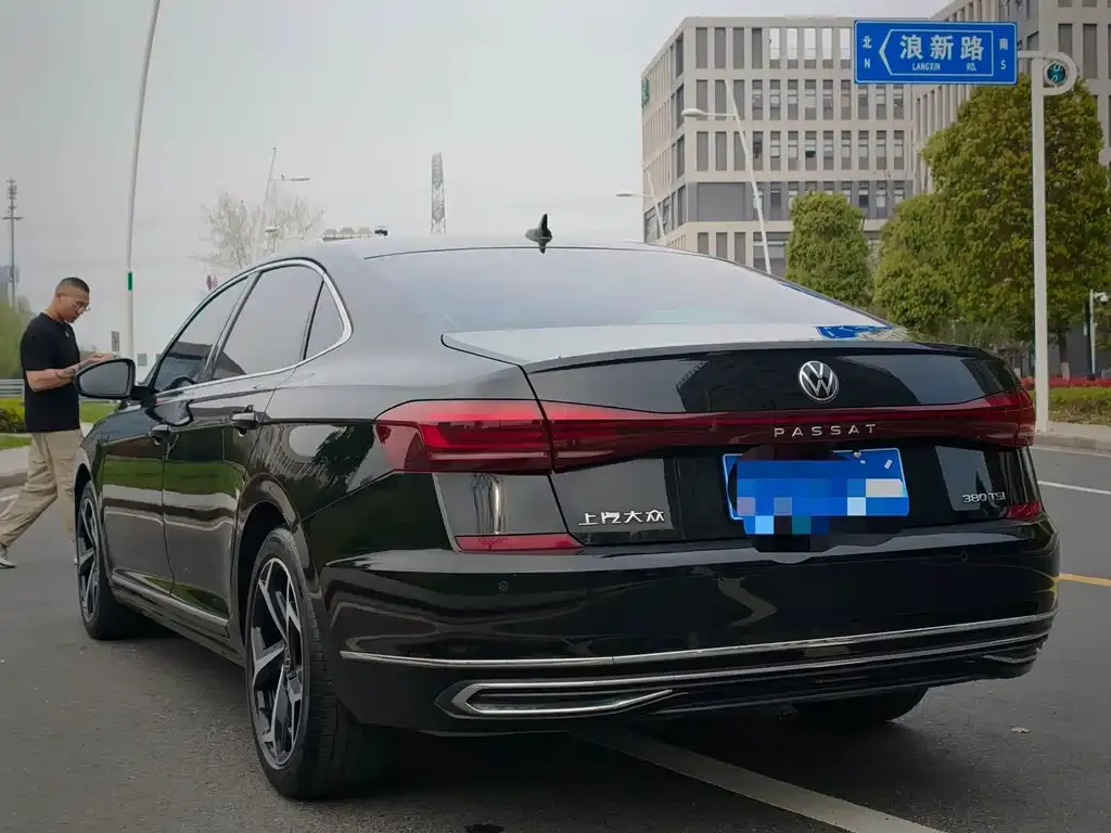 Volkswagen Passat — фото 2