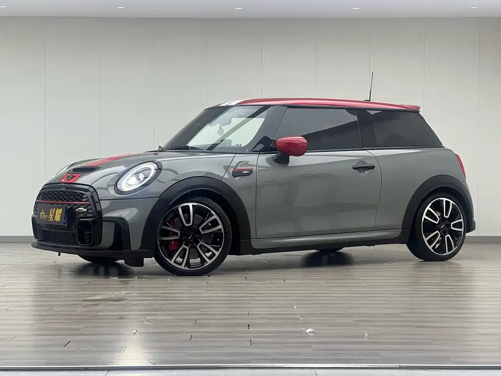 MINI JCW (John Cooper Works) — фото 1