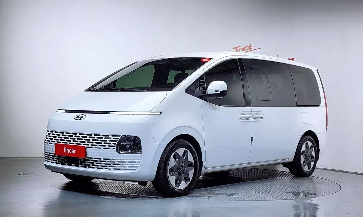 Hyundai Staria — фото 1