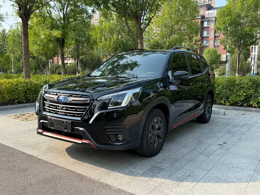 Subaru Forester — фото 1