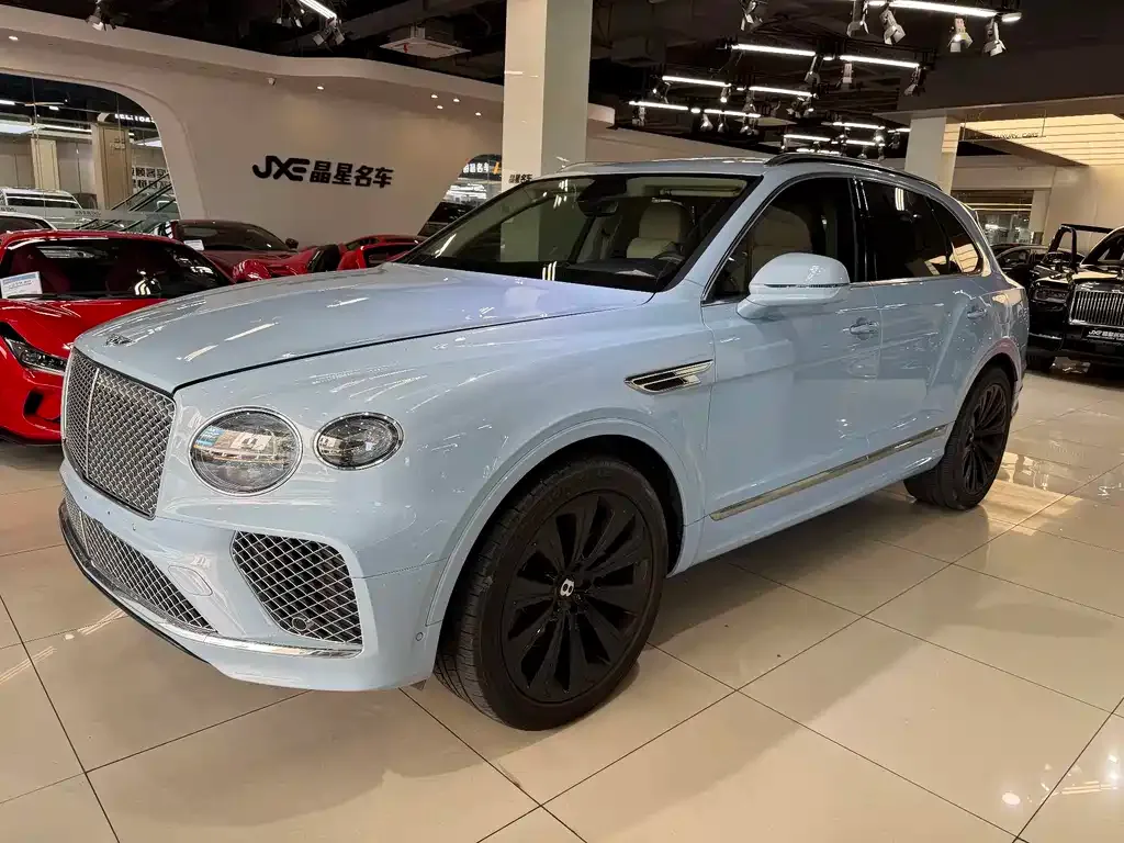 Bentley Bentayga PHEV — фото 1