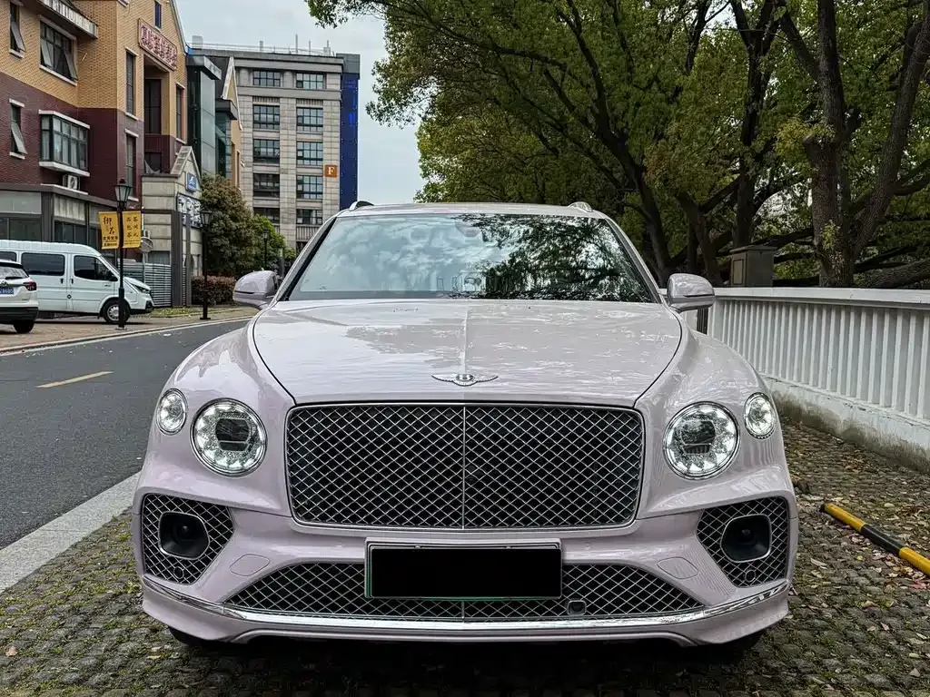 Bentley Bentayga PHEV — фото 6