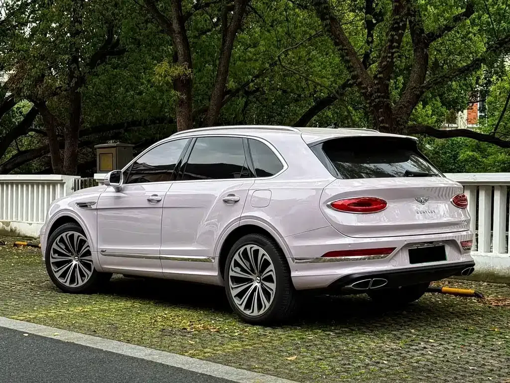Bentley Bentayga PHEV — фото 8