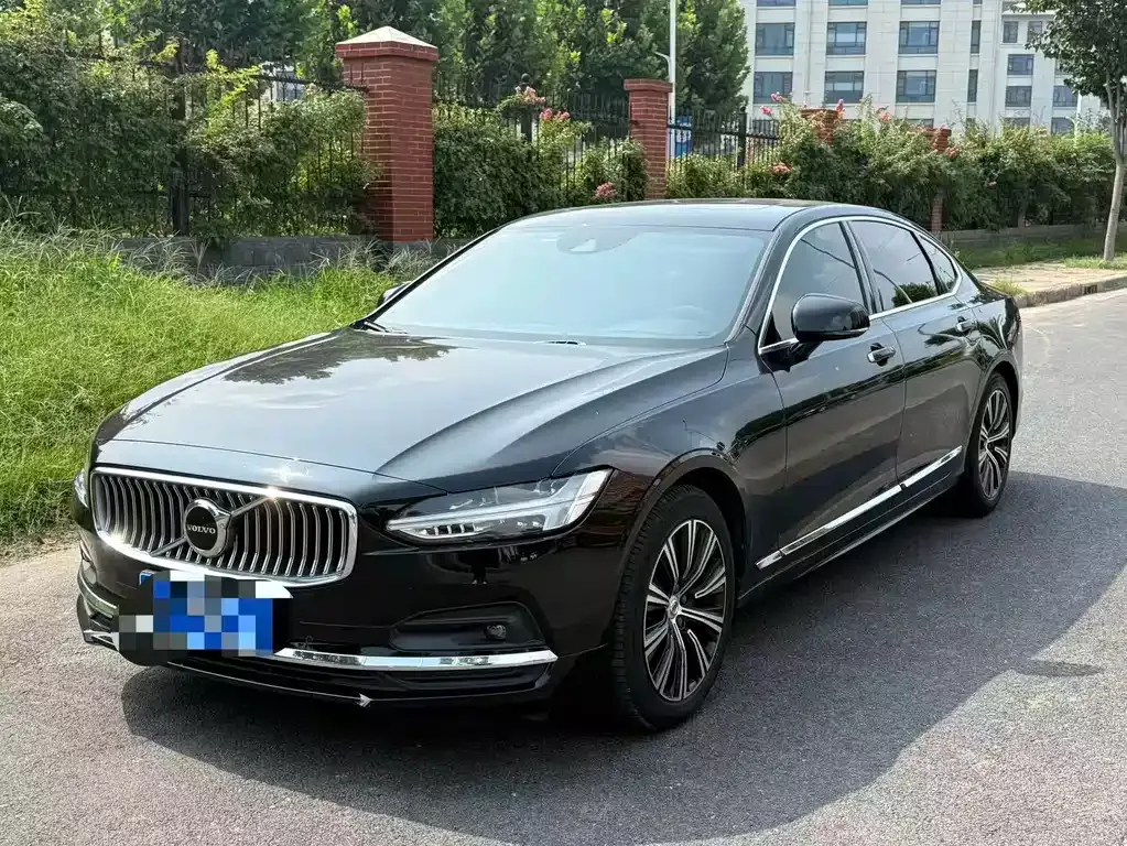 Volvo S90 — фото 1