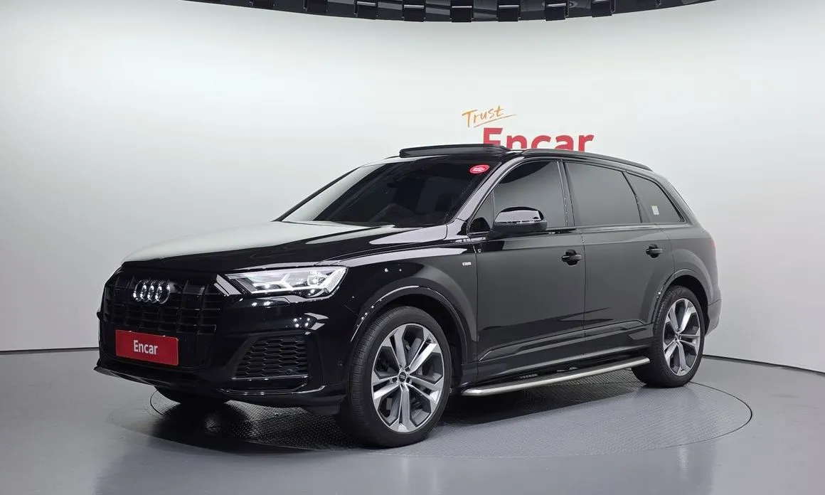 Audi Q7 — фото 1