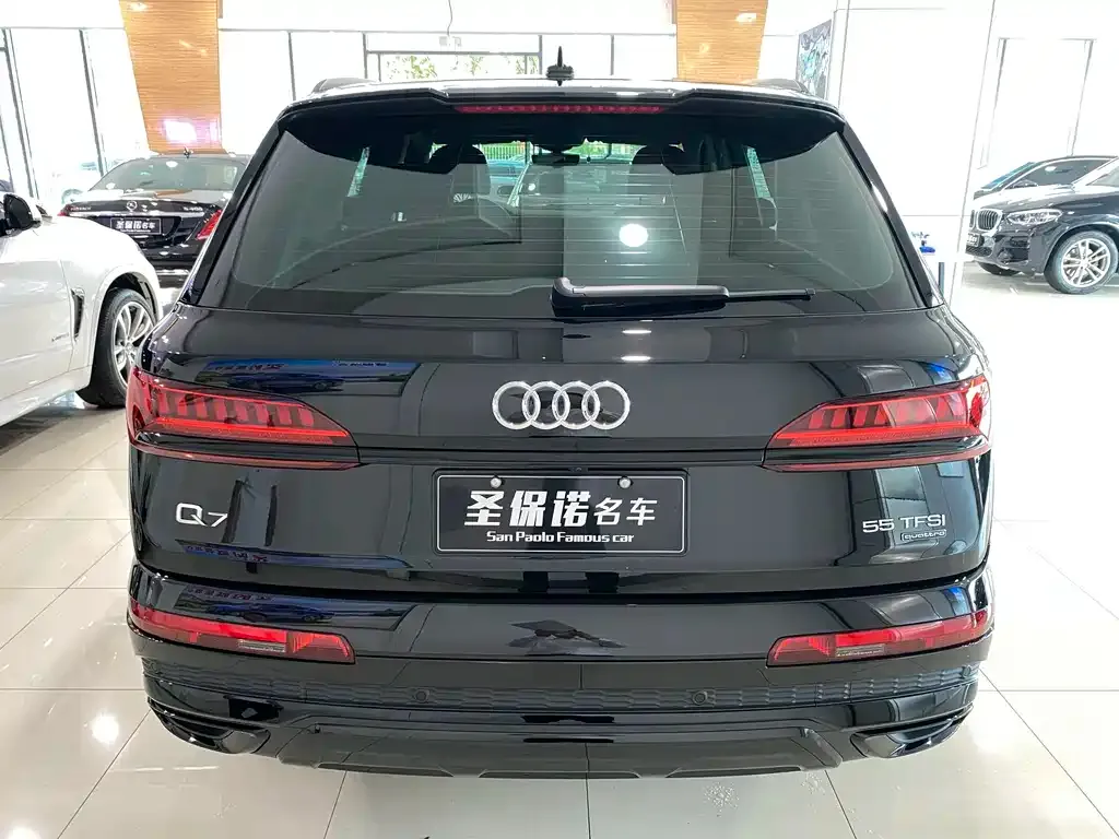 Audi Q7 — фото 3