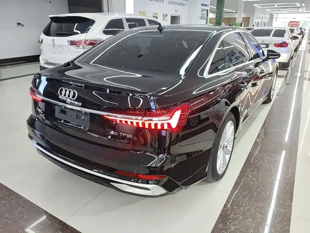 Audi A6L — фото 2