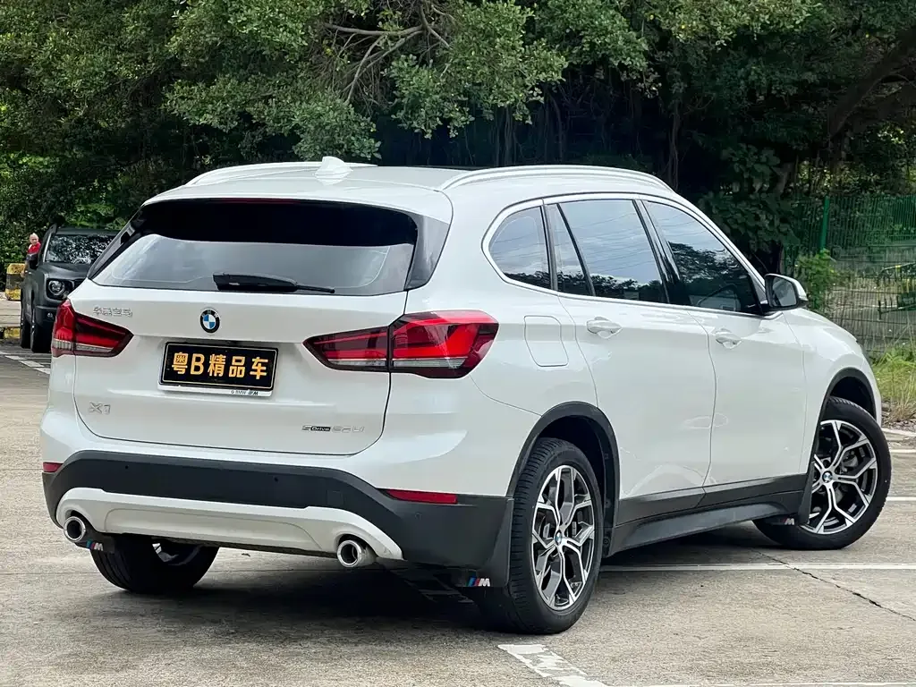 BMW X1 — фото 5