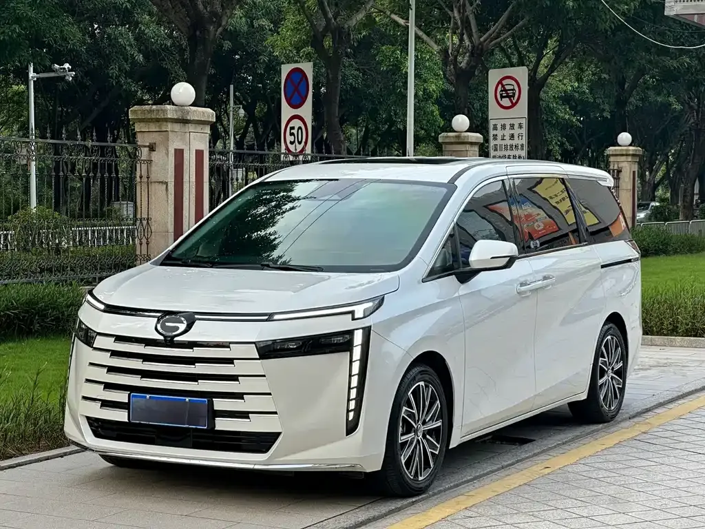 GAC Motor Trumpchi E8 — фото 1