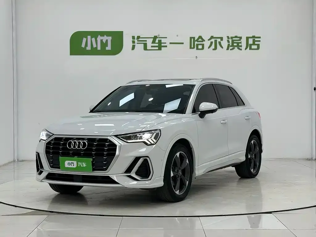 Audi Q3 — фото 1