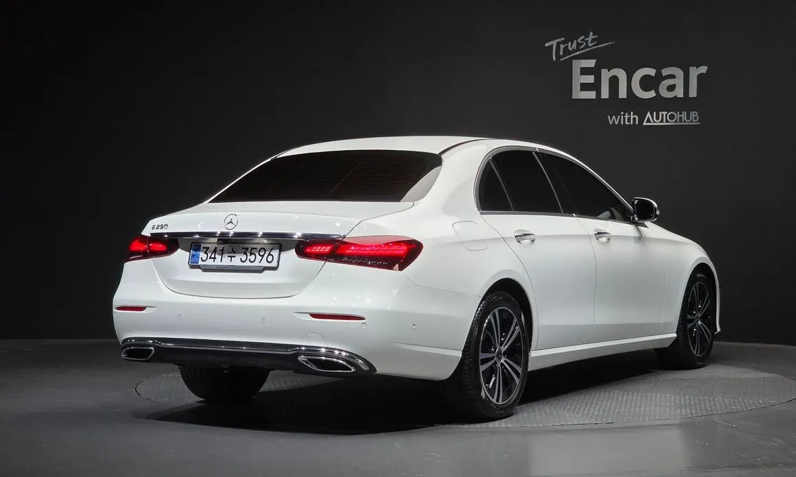 Mercedes-Benz E-Class — фото 5