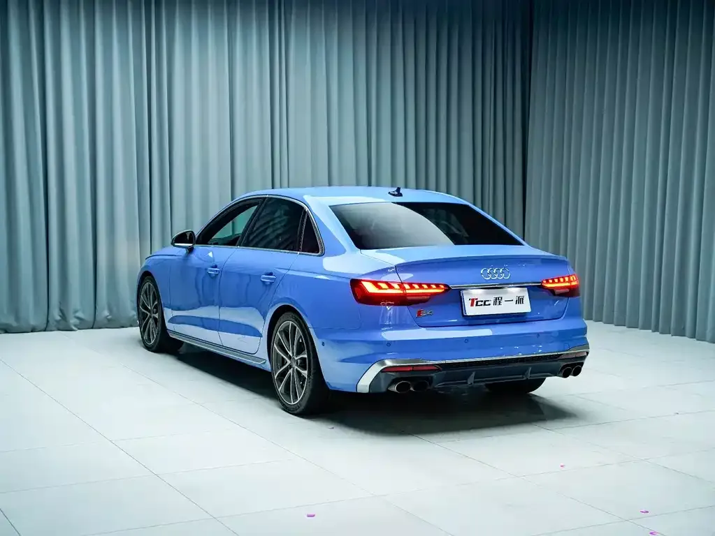 Audi S4 — фото 3