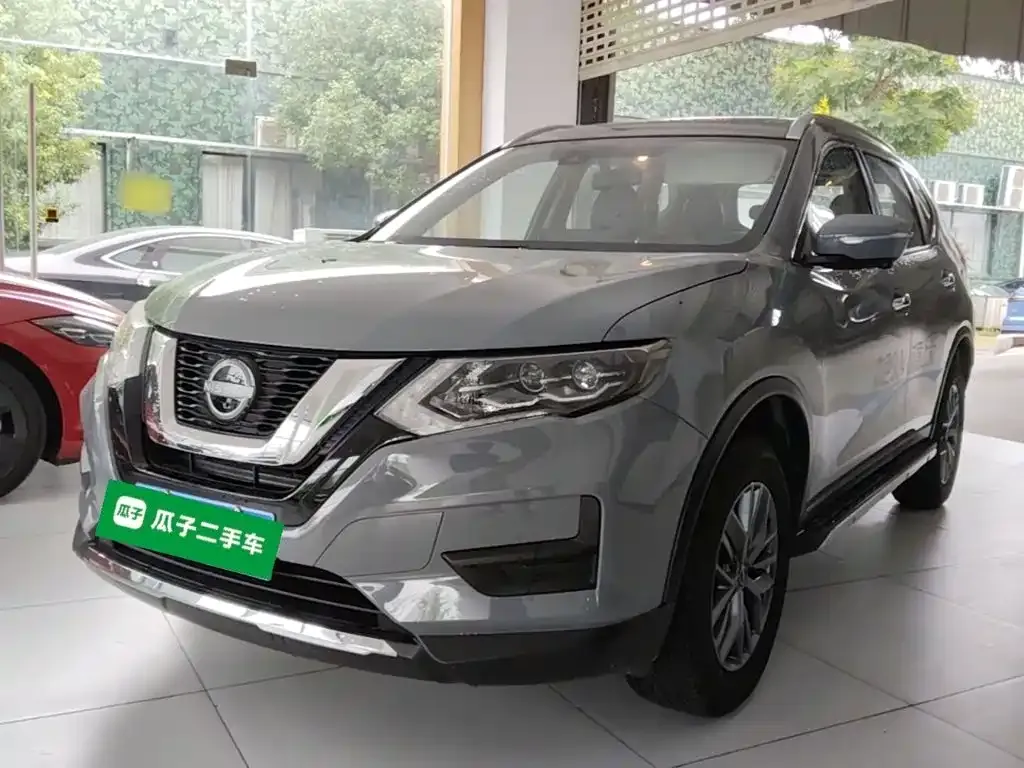 Nissan X-Trail — фото 1