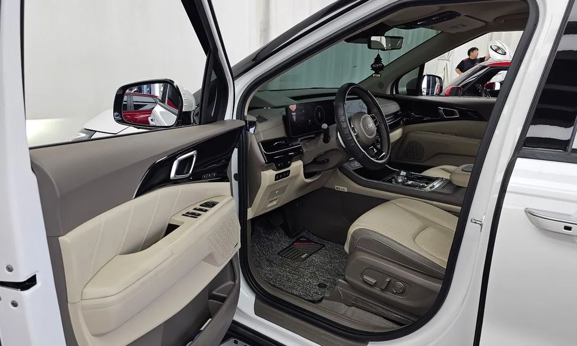 Kia Carnival — фото 2