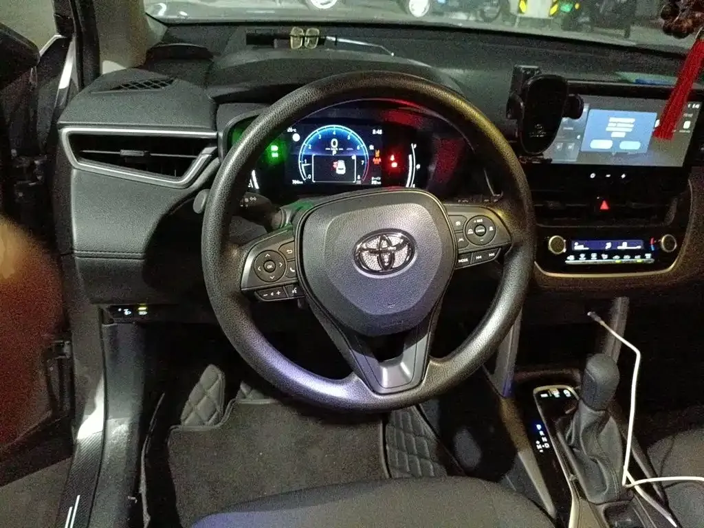 Toyota Corolla Cross — фото 6