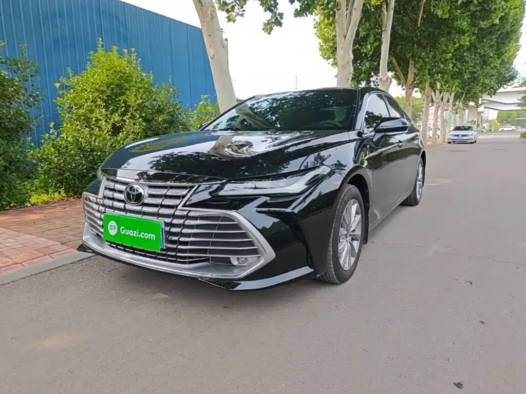 Toyota Avalon — фото 1