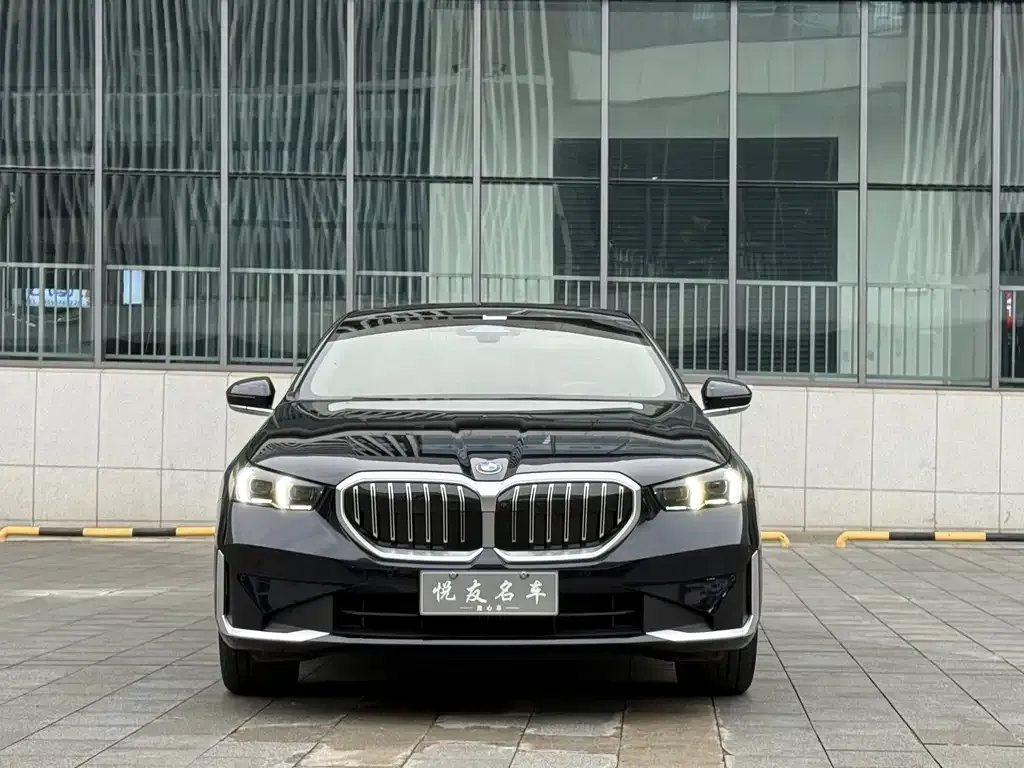 BMW 5 Series — фото 10