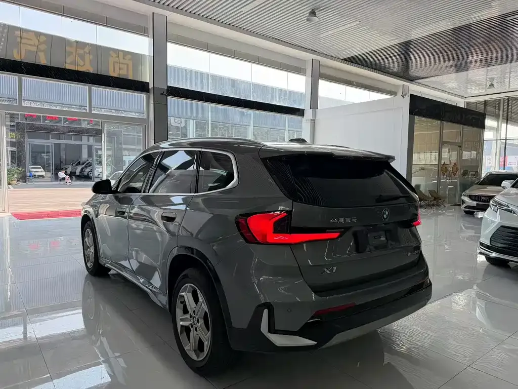 BMW X1 — фото 2