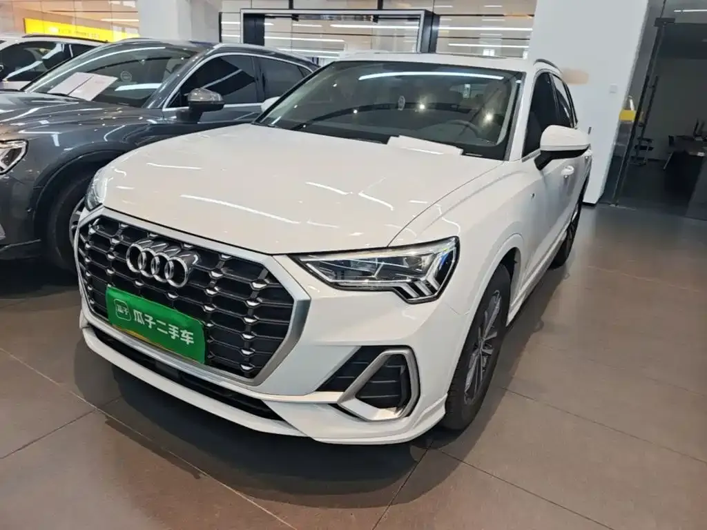 Audi Q3 — фото 1