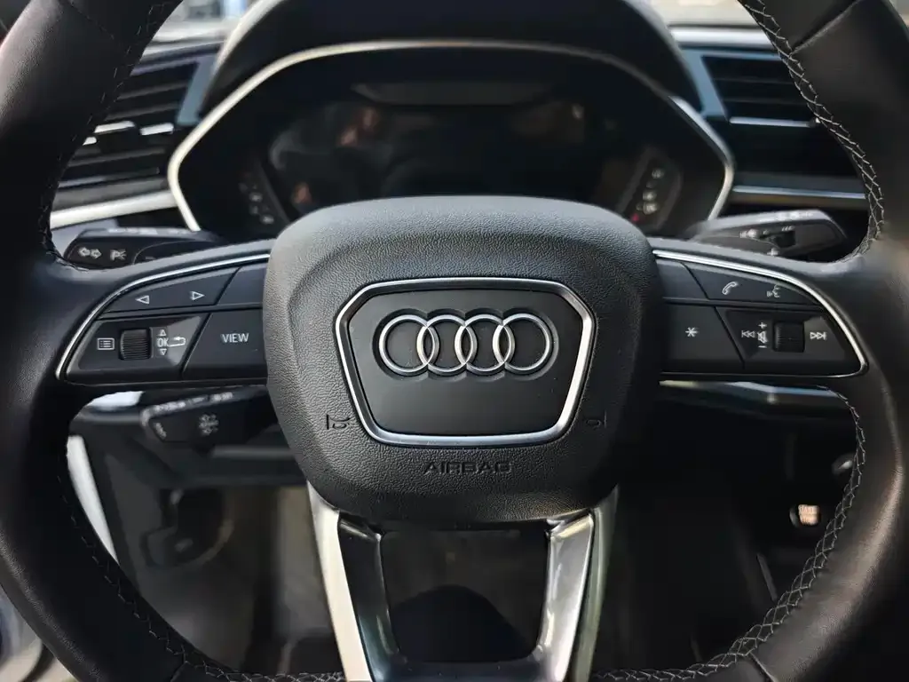 Audi Q3 — фото 7
