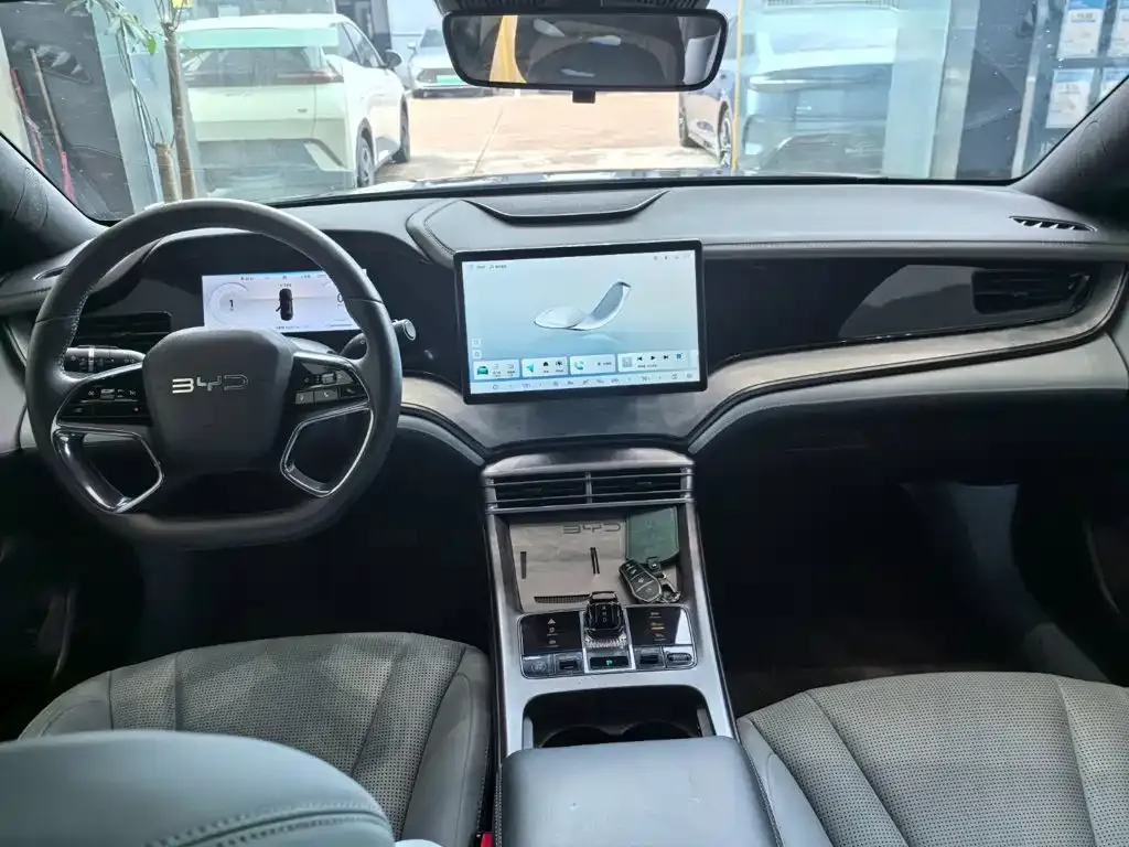 BYD Seal — фото 3