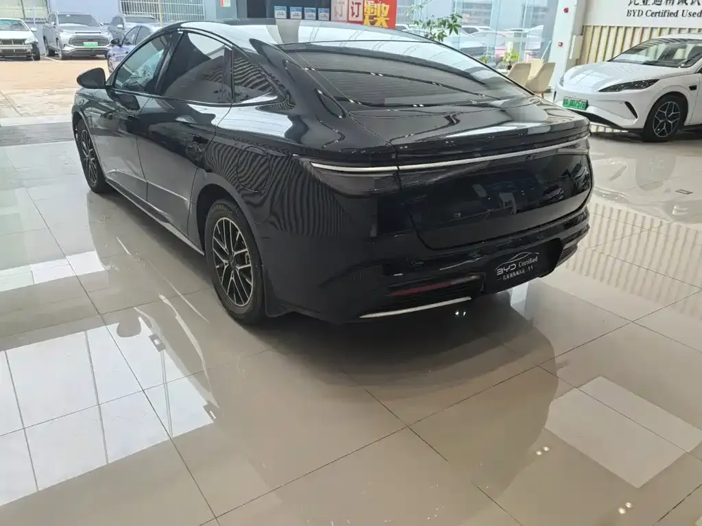 BYD Seal — фото 9
