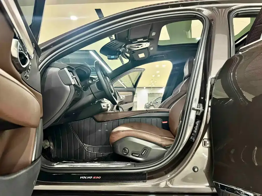 Volvo S90 — фото 9