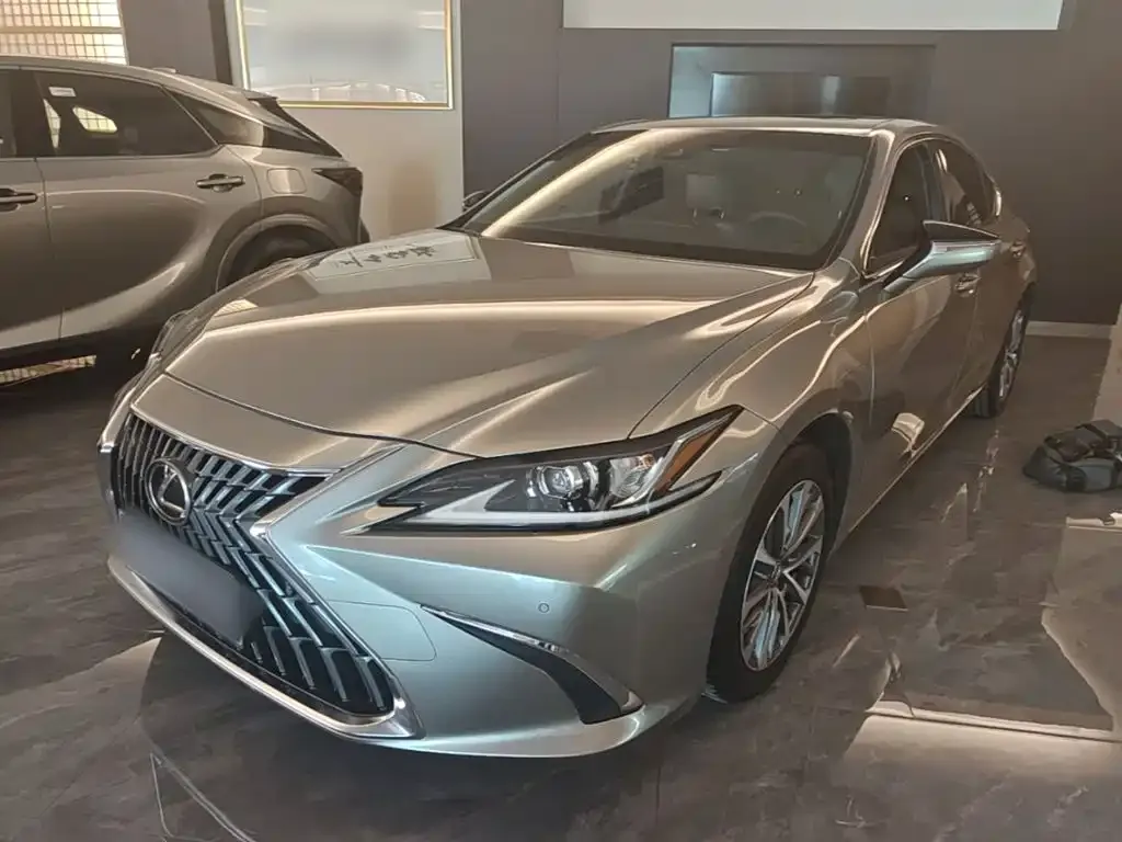 Lexus ES — фото 10
