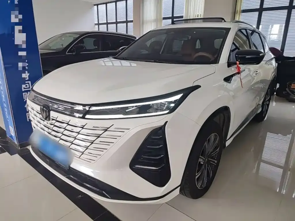 Changan CS75 PLUS — фото 1