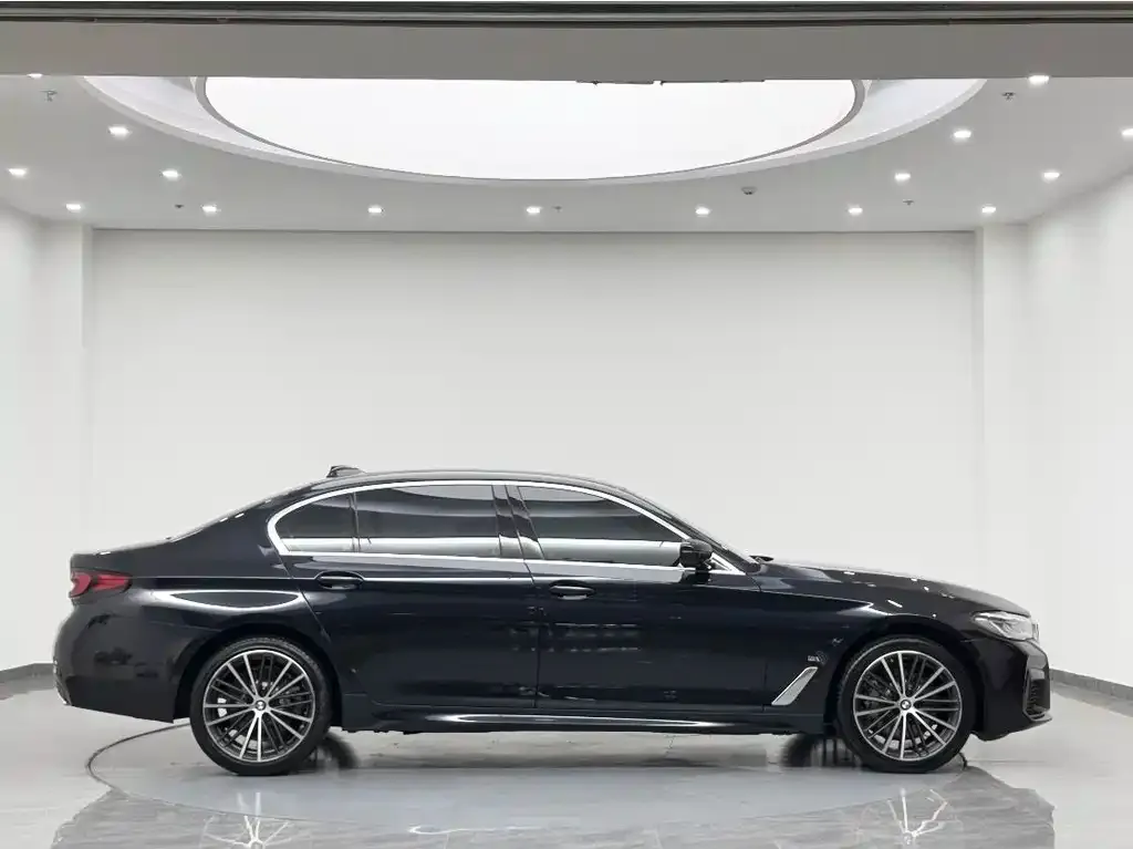 BMW 5 Series — фото 2